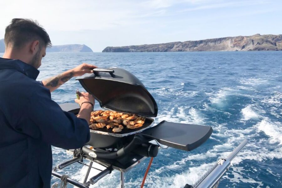Santorini Caldera: Panorama Winter Cruise - Red Beach, White Beach, and Black Mountain