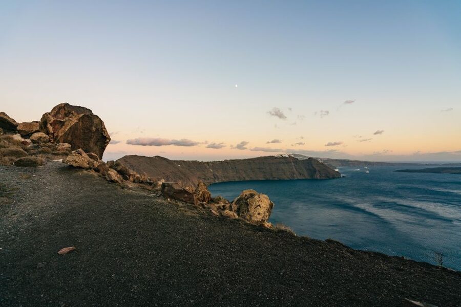 Santorini: Caldera Trail Guided Hike and Sunset Viewing - Why this caldera hike is different from a regular Santorini walk