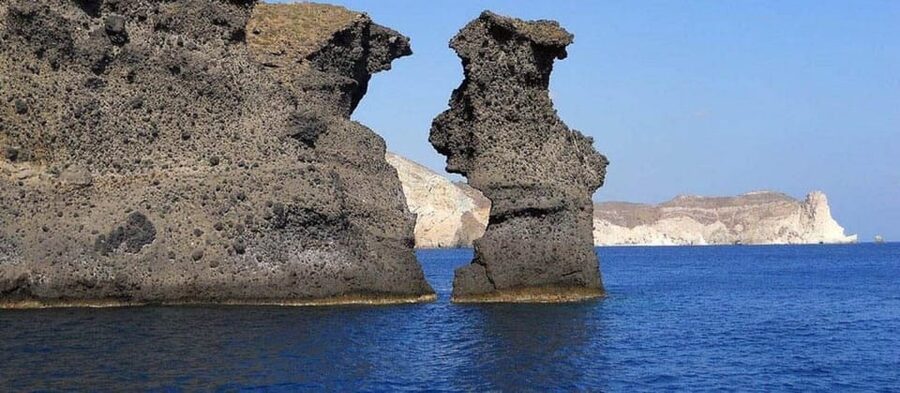 Santorini:Cruises with Catamaran around the Volcanic Island. - Setting out from Vlychada Marine