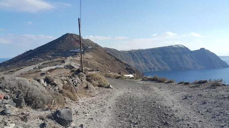 Santorini: Fira to Oia Caldera Hike with Guide - Who should book this hike