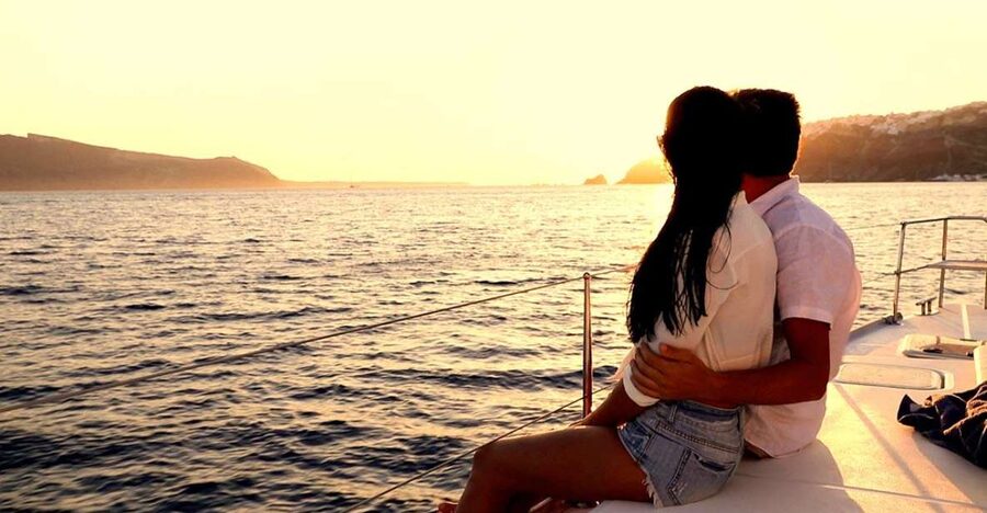 Santorini: Luxury Caldera Cruise with Full Greek Meal - Sailing beside the Santorini Volcano