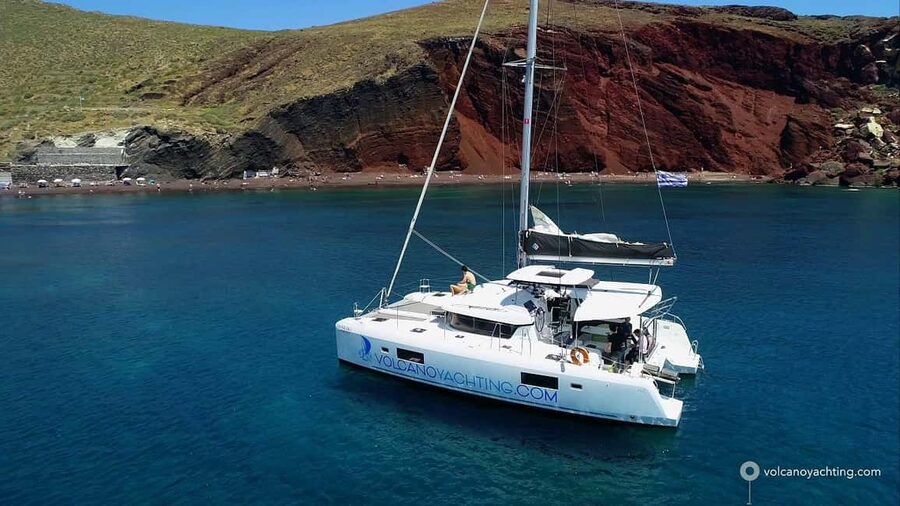 Santorini: Luxury Caldera Cruise With Meal & Drinks - Why seeing Santorini from the water matters