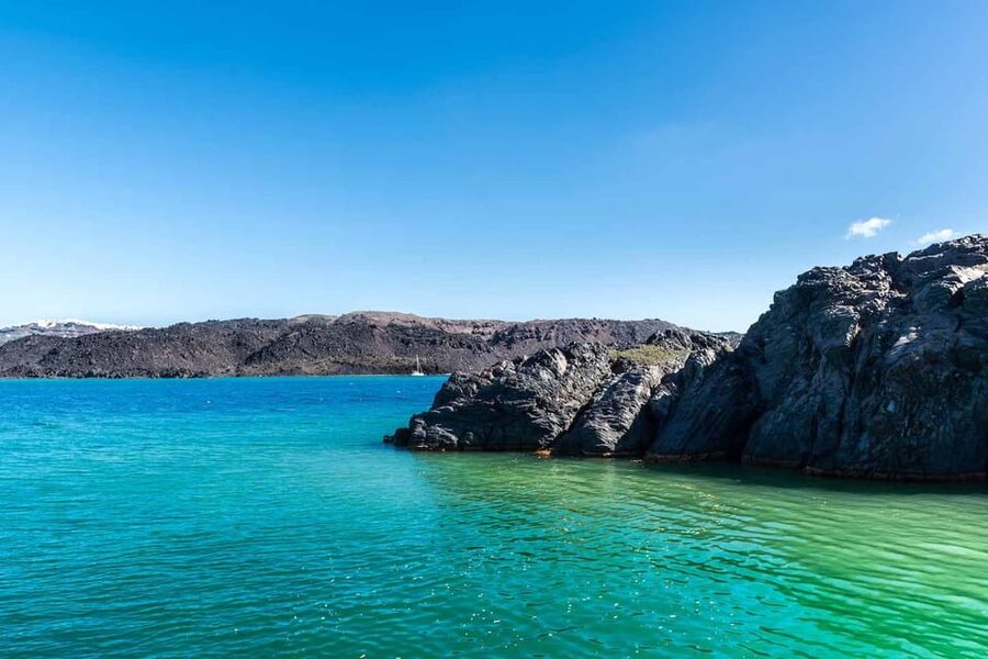 Santorini Port: 3 Hour Cruise to Volcano and Hot Springs - Reaching Fira Old Port without starting the day tired