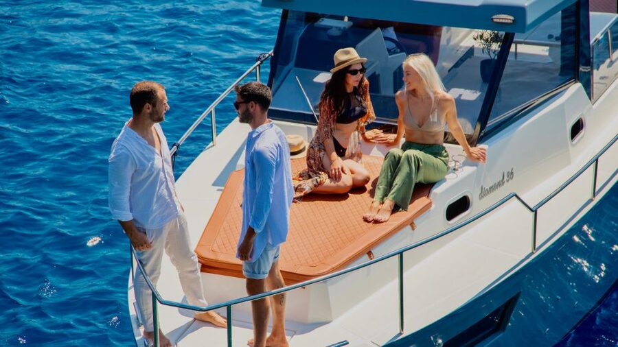 Santorini: Private Diamond 36 Motor Yacht Caldera Cruise - White Beach, Red Beach, and the south coast