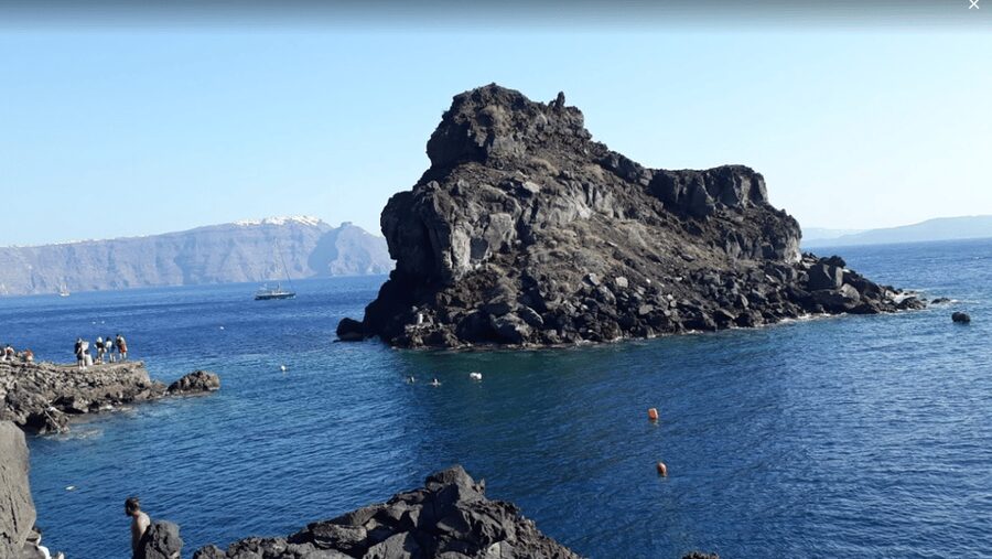 Santorini: Private Motorboat Cruise and Volcano Hike - The first 15 minutes across the Caldera