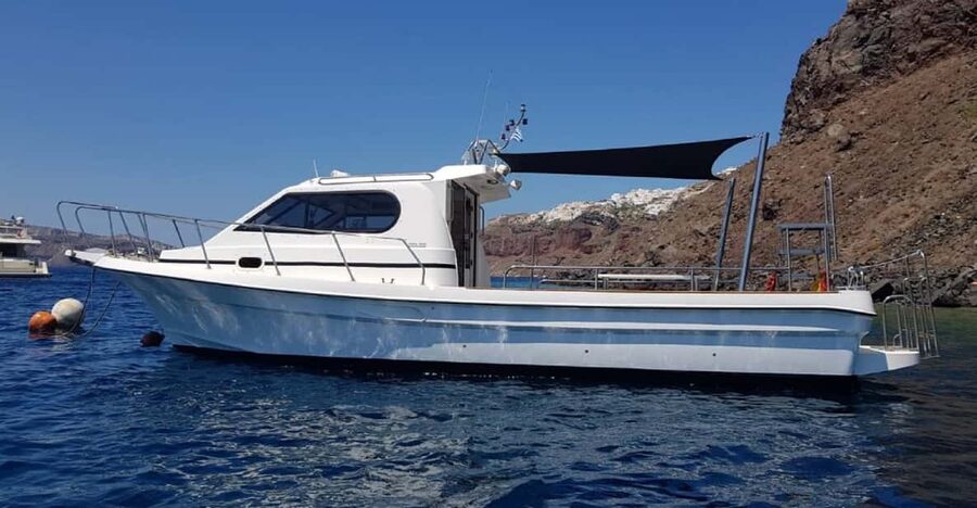 Santorini: Private Motorboat Cruise and Volcano Hike - Walking up Santorini Volcano