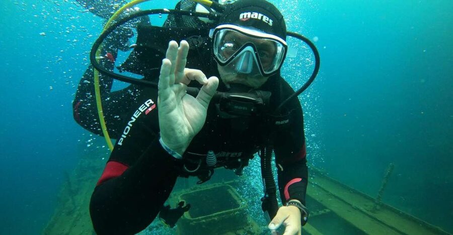 Santorini: Scuba Diving Experience in Caldera for Beginners - What the scenery is really like