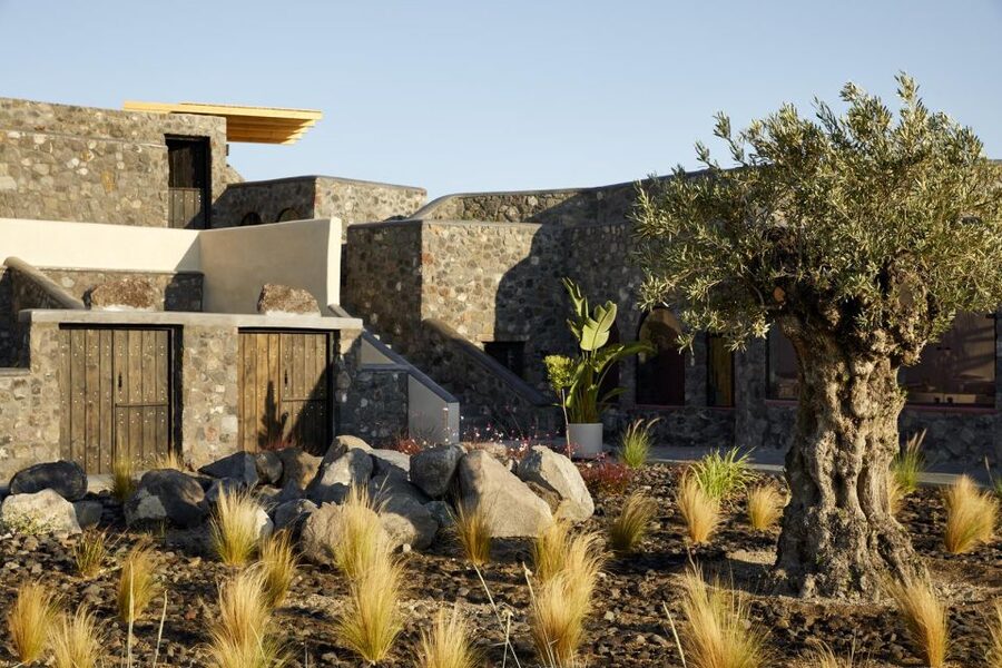 Santorini: Volcanic Hot-Tub Experience with Caldera Views - Key points to know before booking
