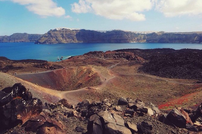 Santorini Volcanic Islands Cruise: Volcano, Hot Springs and Thirassia - A six-hour route through Santorini’s volcanic center