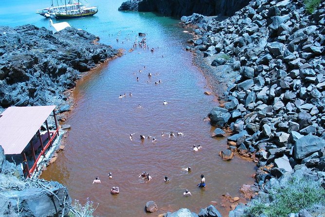 Santorini Volcanic Islands Cruise: Volcano, Hot Springs and Thirassia - Timing, transfers, and the return to Santorini