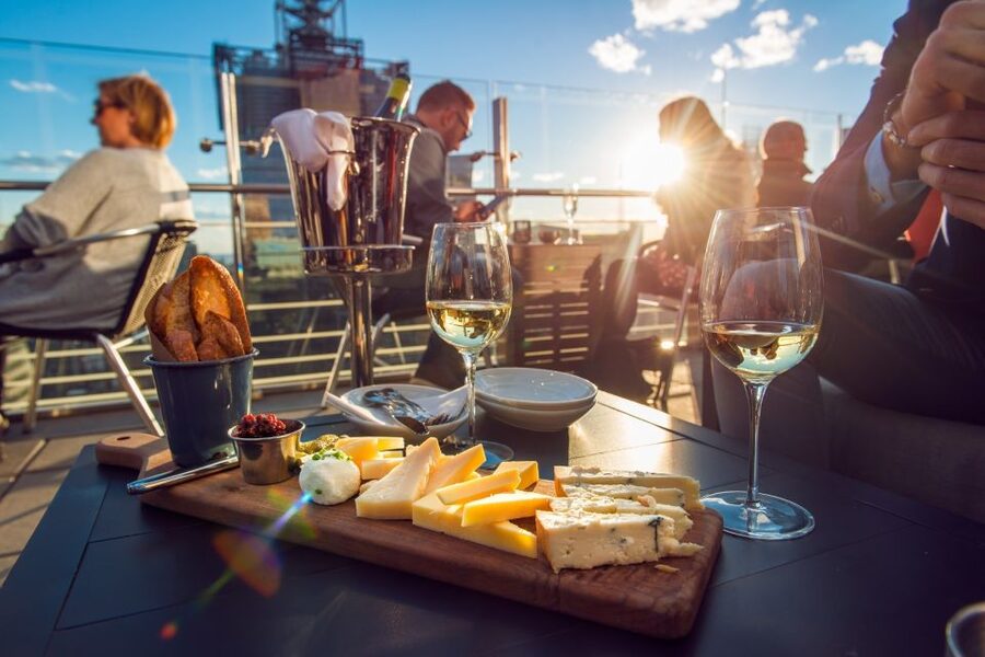 Santorini: Volcano and Hot Springs Sunset Dinner Cruise - Why this eight-hour cruise works so well