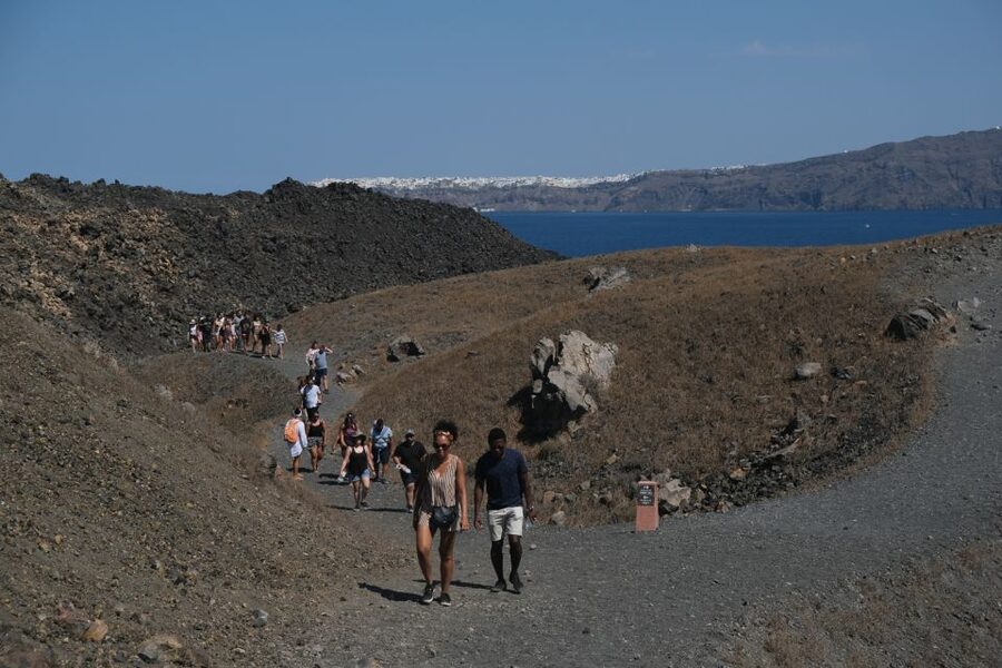 Santorini: Volcano and Hot Springs Sunset Dinner Cruise - Getting from your hotel to Athinios Port
