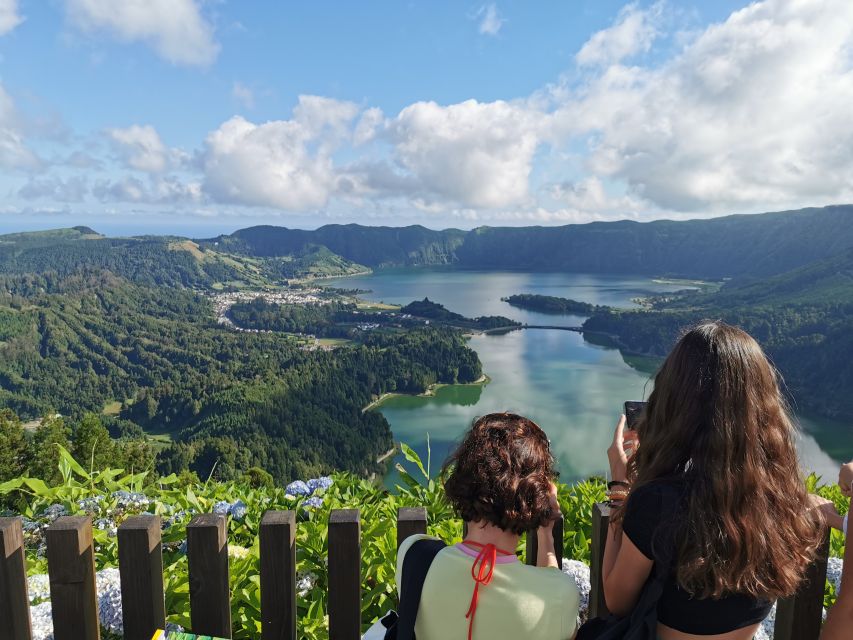 São Miguel 2-Day Tour: Sete Cidades, Fogo, Furnas & Nordeste - The guides make the difference