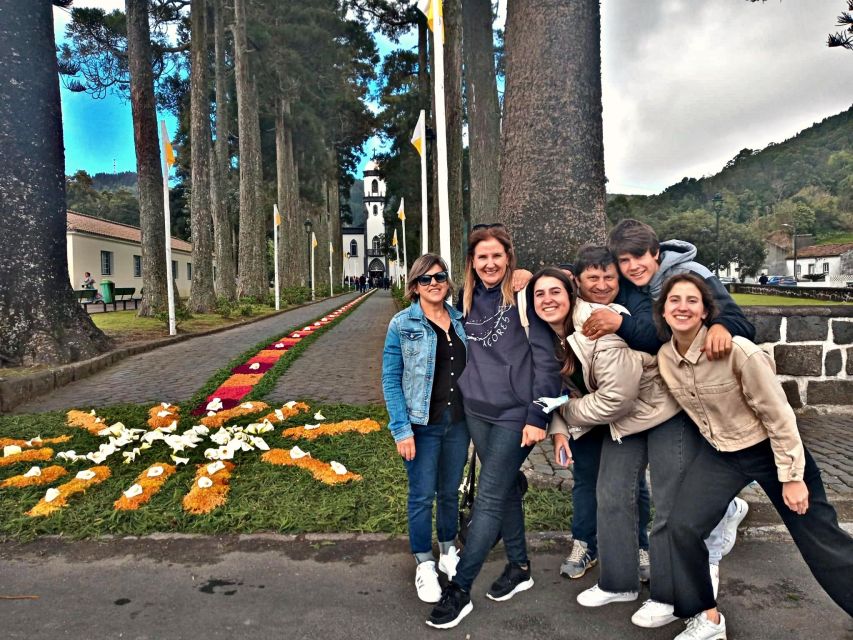 São Miguel 2-Day Tour: Sete Cidades, Fogo, Furnas & Nordeste - Sete Cidades delivers the classic São Miguel view
