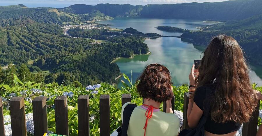 São Miguel 2-Day Tour: Sete Cidades, Fogo, Furnas & Nordeste - Lagoa do Fogo rewards a clear sky