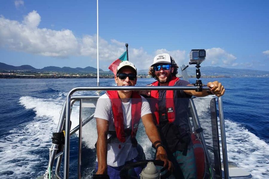 São Miguel: Boat Tour – Volcanic Wonders, Caves & History - Who should book this boat tour
