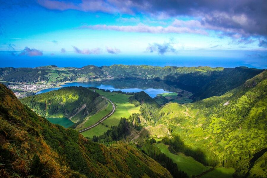 São Miguel: Sete Cidades and Crater Lakes Hike - Key points at a glance