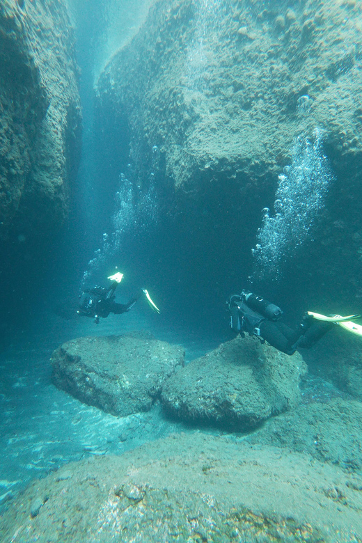 Scuba Diving in the Volcanic Caldera/shorelines of Santorini - Who will enjoy this most