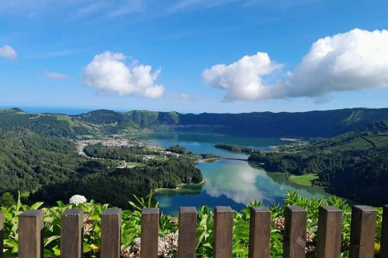 Sete Cidades: Day Tour - Blue & Green Lake and Fire Volcano - Why this west-side tour works well