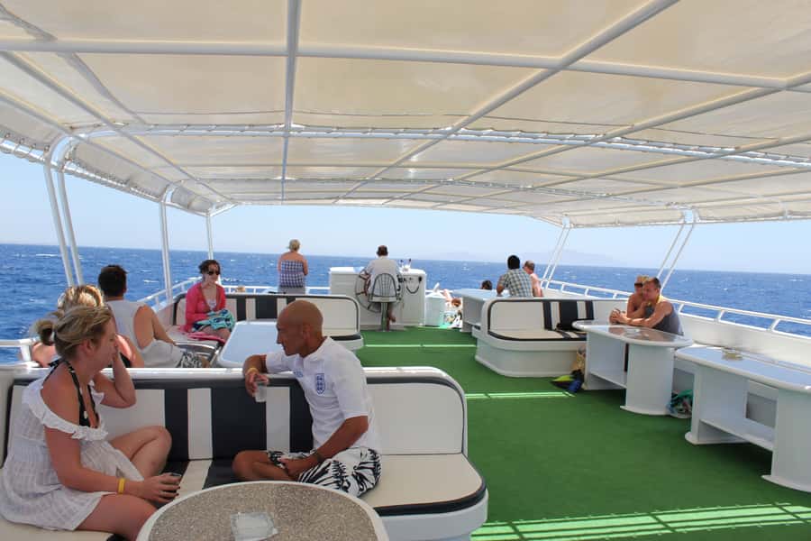 Sharm El-Sheikh: Luxury Ras Mohammed & White Island Cruise - Leaving Watanya Marina for the national park
