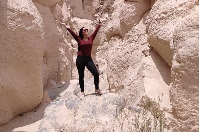 Sillar Route in Arequipa and viewpoint of the Volcanoes - Culebrillas canyon and the petroglyph walk