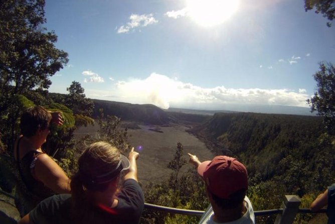 Small-Group Big Island Tour: Hawaii Volcanoes National Park and Kona Coffee Farm - Punaluʻu Beach and the search for sea turtles