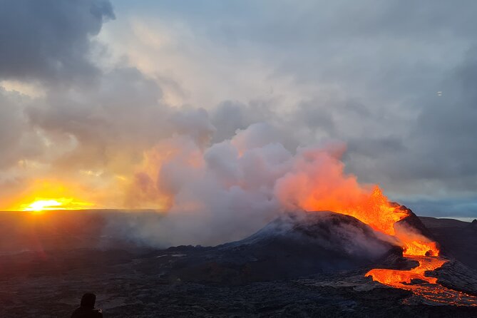 Small Group Volcano Hike with a Professional Geologist - Why the geologist guide matters