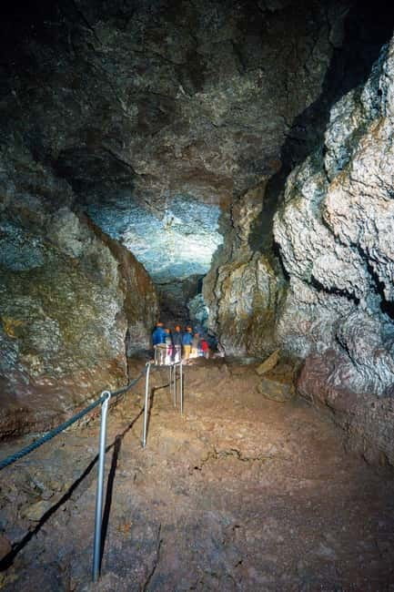 Snæfellsnes: Vatnshellir Lava Cave Tour - Why the guide matters