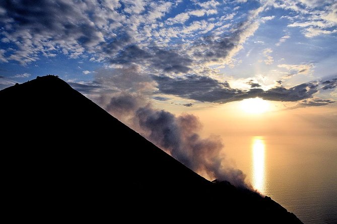 Stromboli: sunset trekking to Sciara del Fuoco - Ashàra - Why Sciara del Fuoco is the payoff