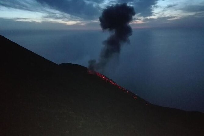 Sunset excursion on the Stromboli volcano - The 5 pm start in Stromboli town