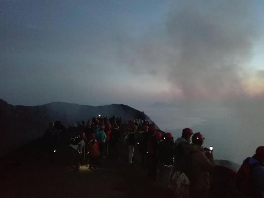 Sunset Trekking on vulcano Stromboli - Reaching the 400-metre viewpoint