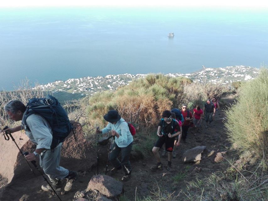 Sunset Trekking on vulcano Stromboli - Difficulty, clothing, and who should skip it