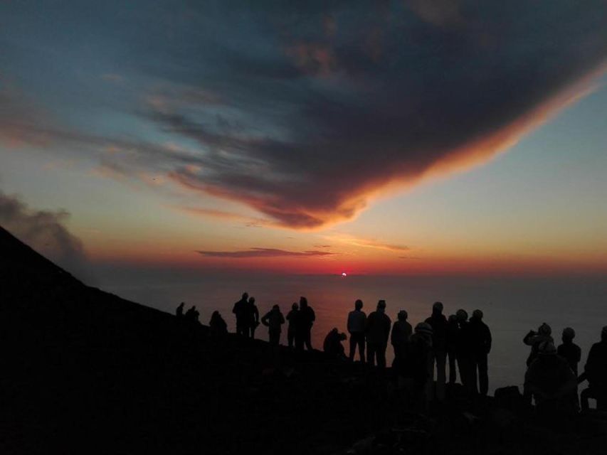 Sunset Trekking on vulcano Stromboli - How the $35 price works for you