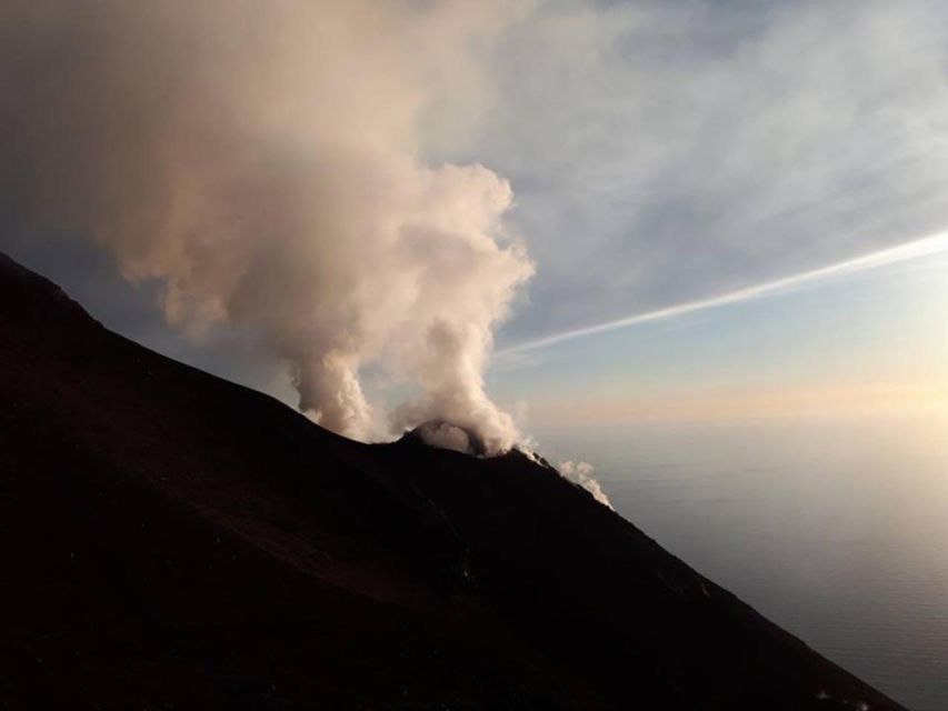 Sunset Trekking on vulcano Stromboli - Who will enjoy this most