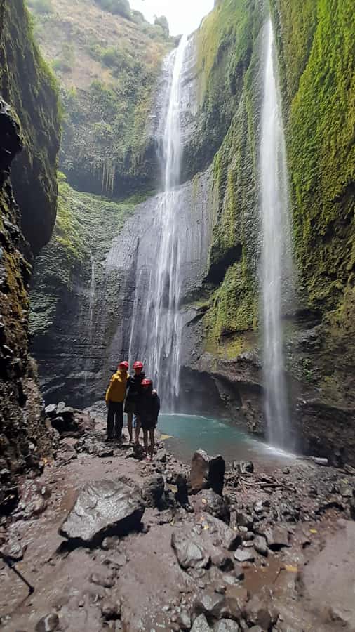 Surabaya: Madakaripura Waterfall, Bromo, and Ijen 3-Day Tour - Guides who make the hard hours easier