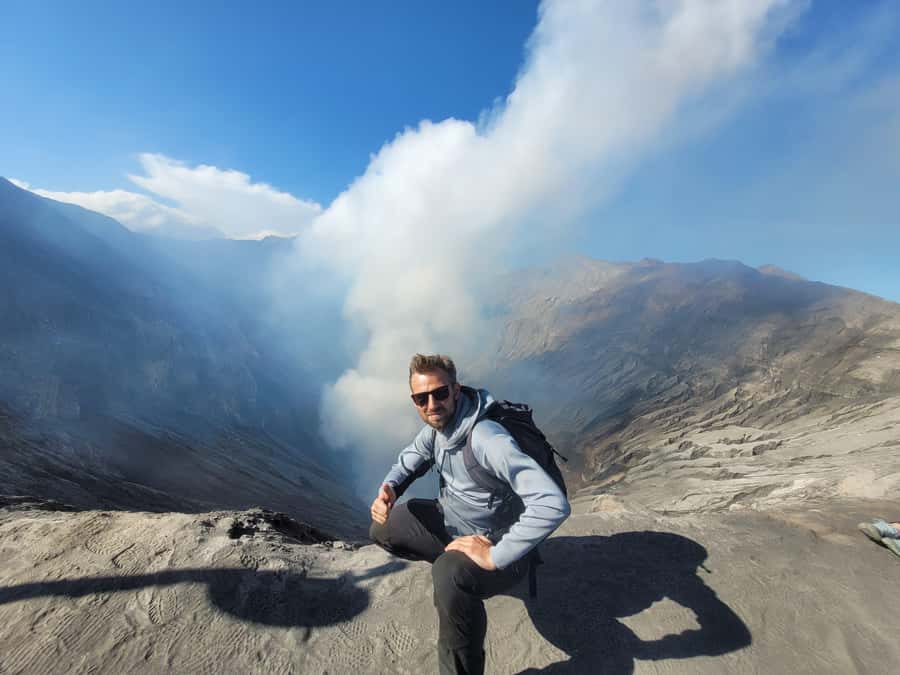 Surabaya: Mount Bromo Sunrise Efficient 1 Day Tour - Drivers and guides who shape the day