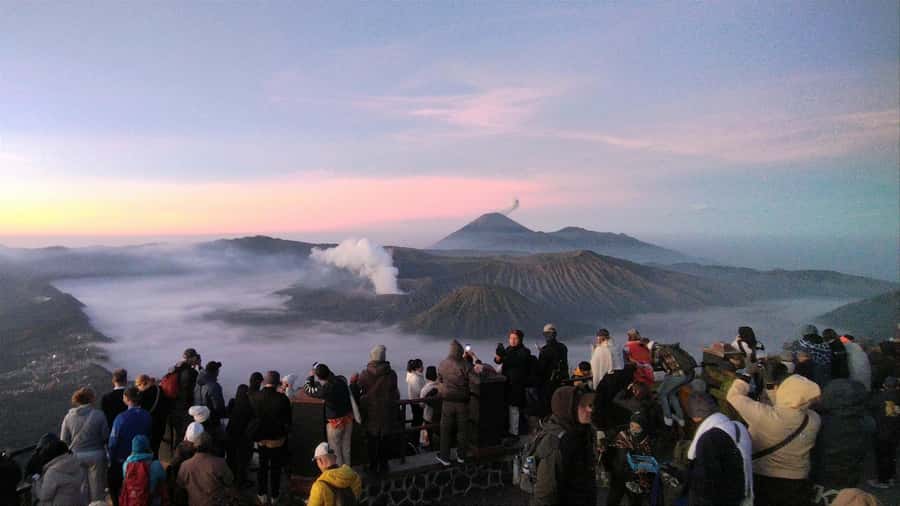 Surabaya or Malang : Bromo, Tumpaksewu waterfall in 2 days - The overnight stop near Mount Bromo