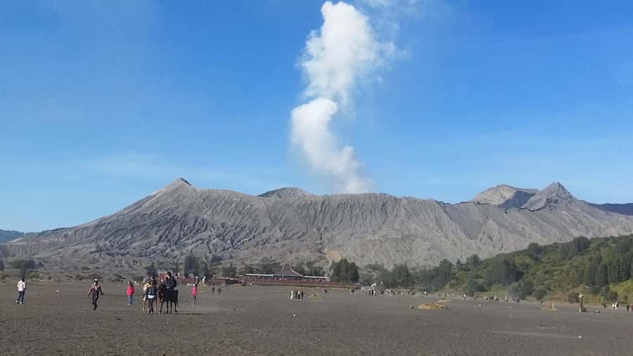 Surabaya or Malang : Bromo, Tumpaksewu waterfall in 2 days - How the guides affect the experience