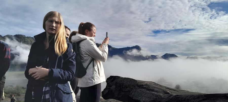 Surabaya or Malang: Mount Bromo Sunrise Share Guided Tour - What the $38 price really buys you