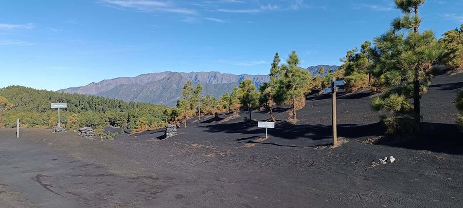 Tajogaite Volcano: the official route with a certified local guide - Language, age, and physical demands