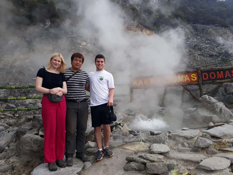 Tangkuban Perahu Crater Tour from Bandung - Lunch is flexible, but not included