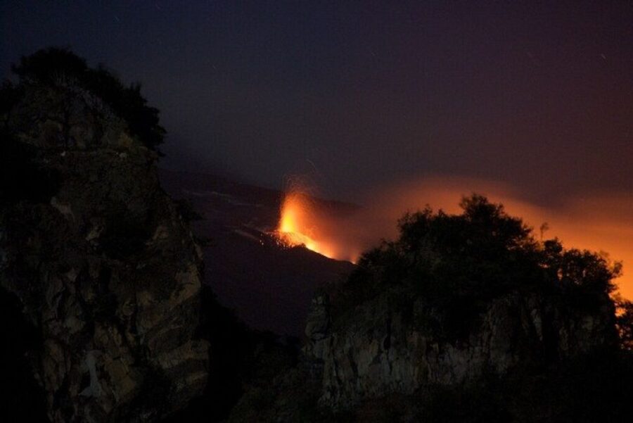 Taormina: Mount Etna Sunset Tour with Cave Visit and Tasting - Why an Etna sunset is worth your evening