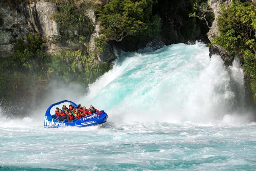 Taupō: Huka Falls 30-Minute Jet Boat Experience - The drivers make a real difference