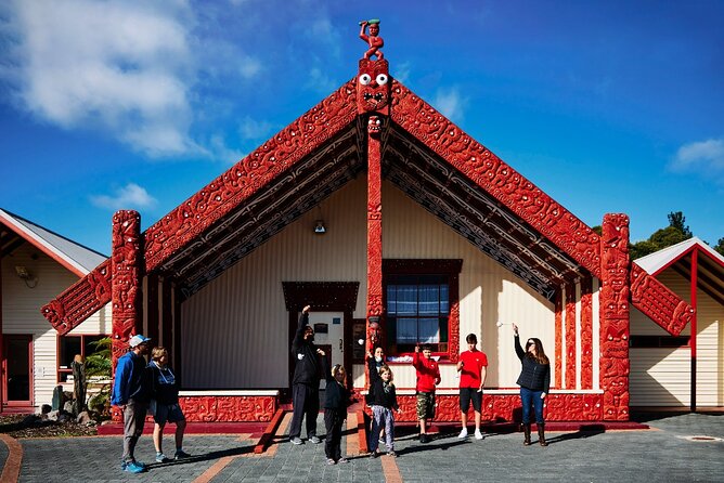 Tauranga Shore Excursion: Rotorua Highlights - Whakarewarewa: geysers, hot pools, and daily Māori life