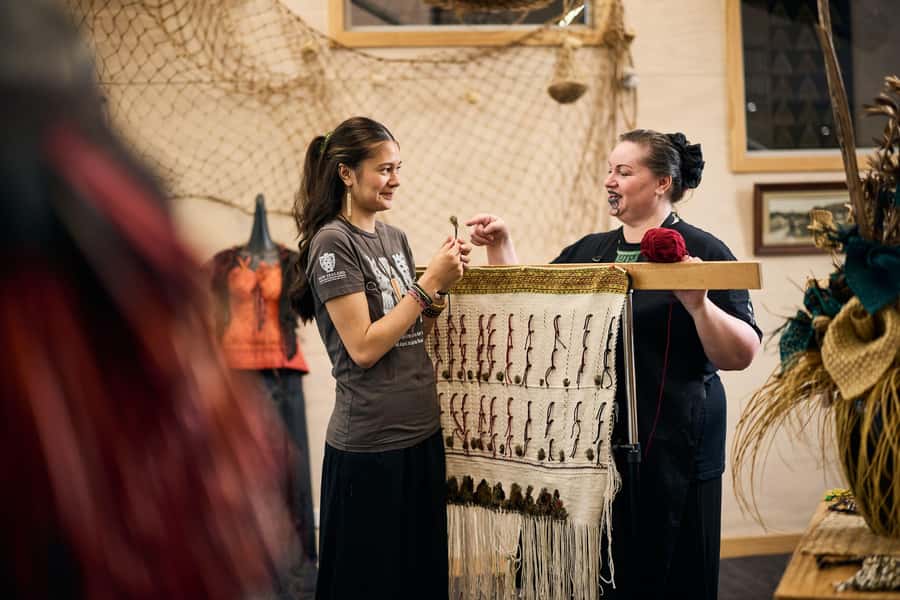 Te Puia: Te Rā Guided Day Tour - What the guides add to the visit