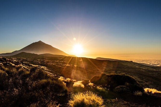 Teide by Night: Sunset & Stargazing with Telescopes Experience - Sunset over Tenerife’s sea of clouds