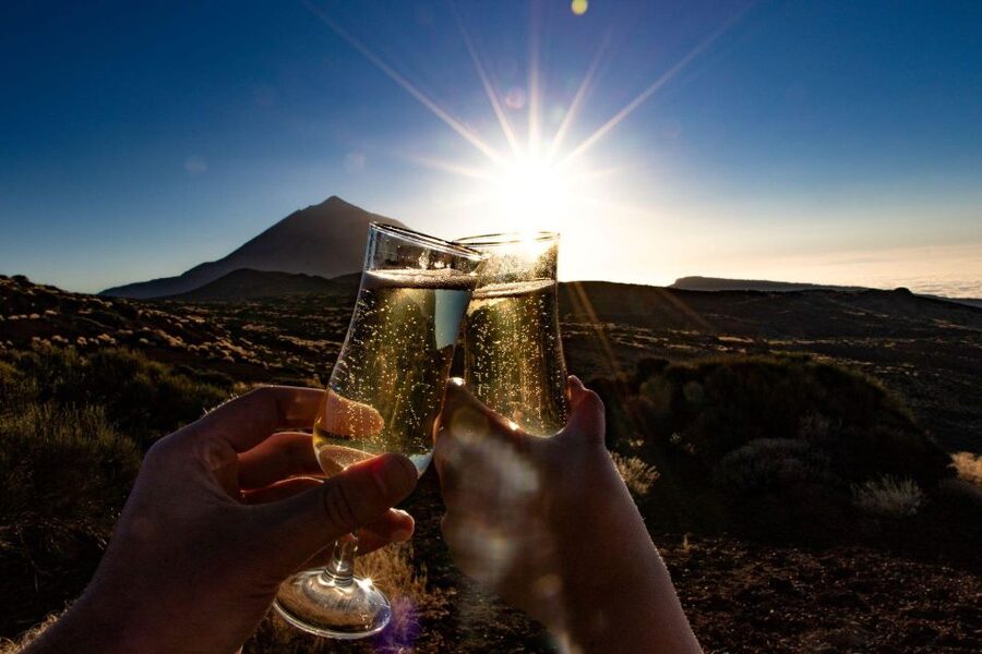 Teide: Guided Sunset & Stargazing Tour by Night with Dinner - A long coach ride made useful