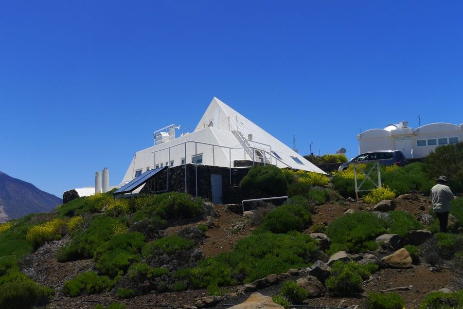 Tenerife: Mount Teide Observatory Astronomical Tour - Sunset above Tenerife’s volcanic interior