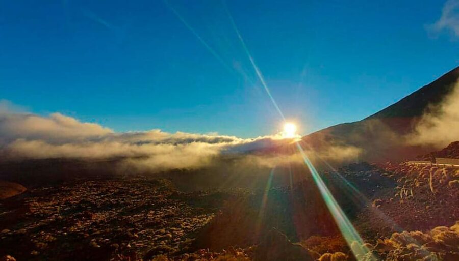 Tenerife: Sunset Night Tour and Stargazing at Teide + Dinner - The ride up from southern Tenerife