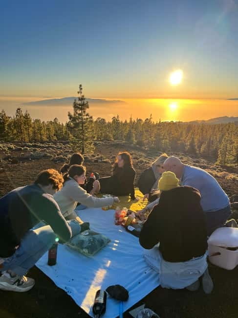 Tenerife: Teide National Park Sunset Picnic and Stargazing - Paseo Lunar and the park’s moonlike scenery
